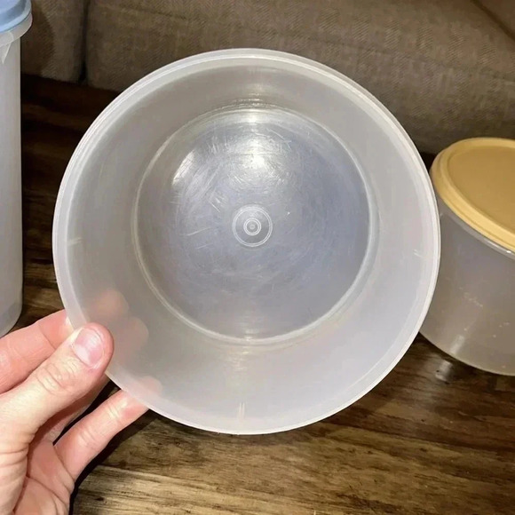 6 ct Tupperware 6 piece bundle plastic bowls/containers w/lids - Picture 5 of 10